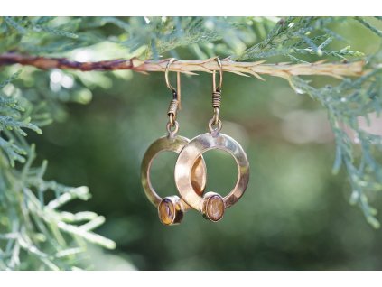 Náušnice kruhy s drahokamem (Drahokam Tygří oko, Materiál Mosaz)