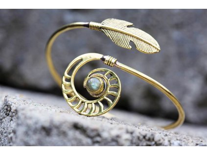 Náramek kámen v ulitě a peříčko (Drahokam Ametyst, Materiál Mosaz)