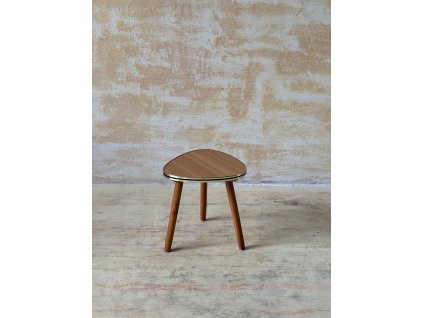 Kvetinovy stolek 2 f 3