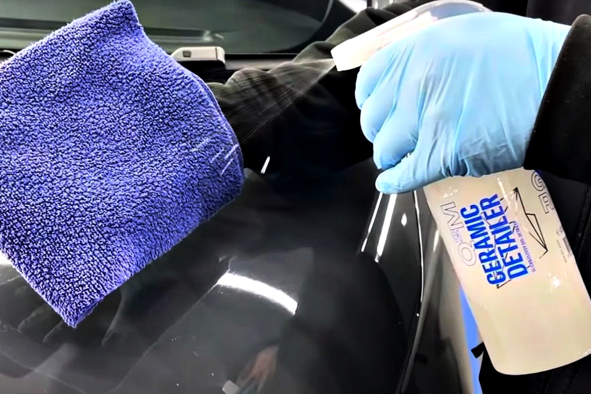 Ochrana laku auta Gyeon Q2M Ceramic Detailer: Revoluce v péči o vaše vozidlo!