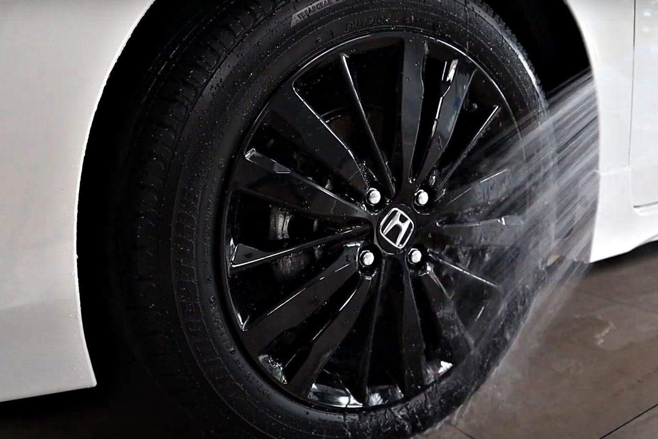Gyeon Q2 Tire (400 ml) - revoluční impregnace pneumatik na bázi SiO₂