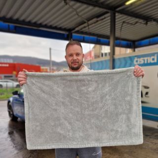 Venku je zase takové počasí, že člověk může jezdit na myčku klidně obden. Prach, písek, špína… a auto nevydrží čisté ani...