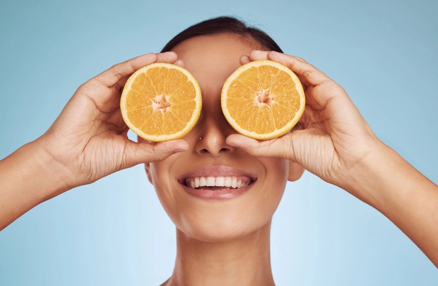 Klíčové přínosy vitamínu C pro pokožku