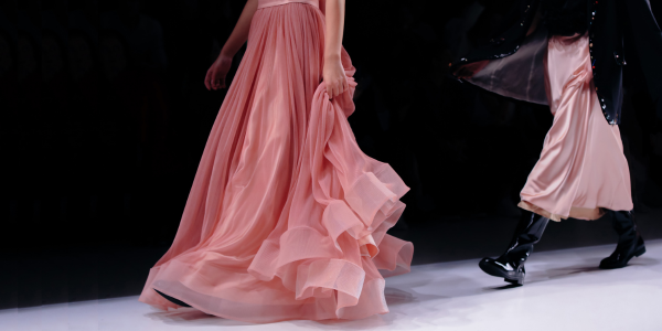 Jak nosit dlouhou sukni?