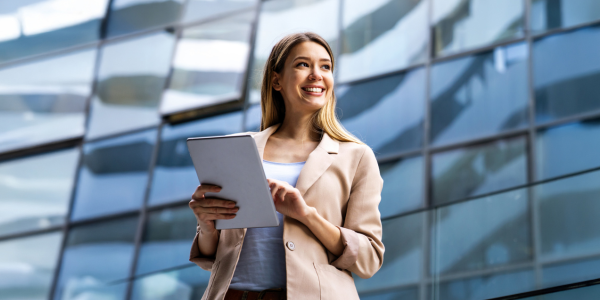 Oblečení do kanceláře pro ženy: objevte kouzlo business casual