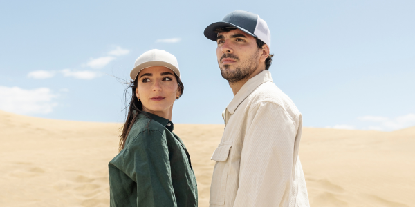 Ako nosiť šiltovku? Tipy pre (veľkých) chlapcov aj dievčatá