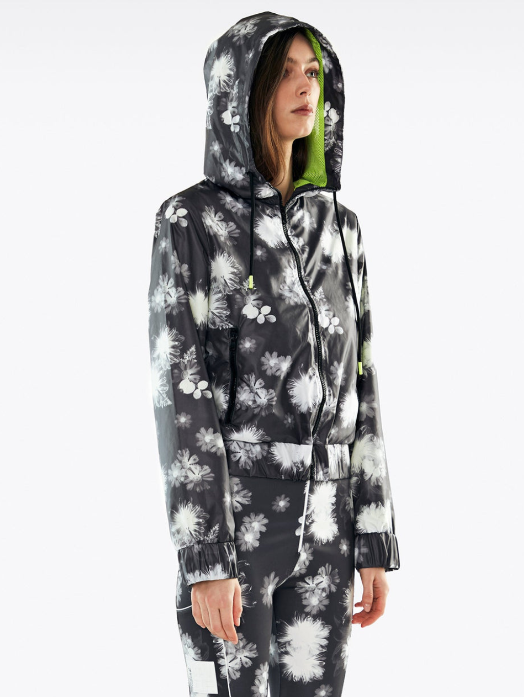 #VDR Floral Black bombera Veľkosť: S – Obrázok 3
