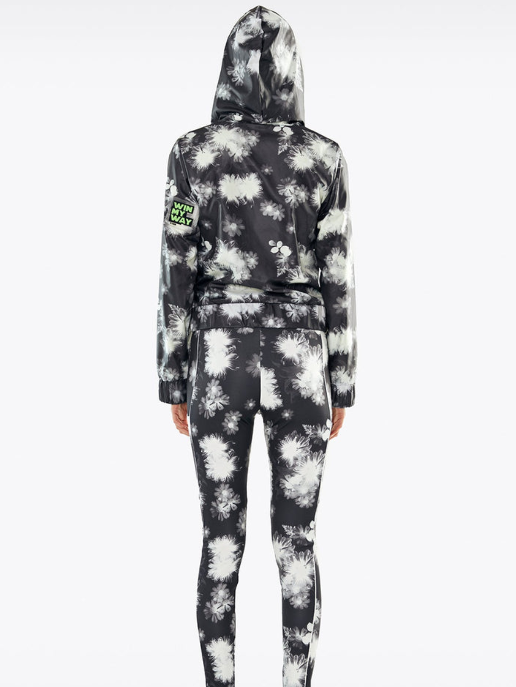 #VDR Floral Black bombera Veľkosť: S – Obrázok 4