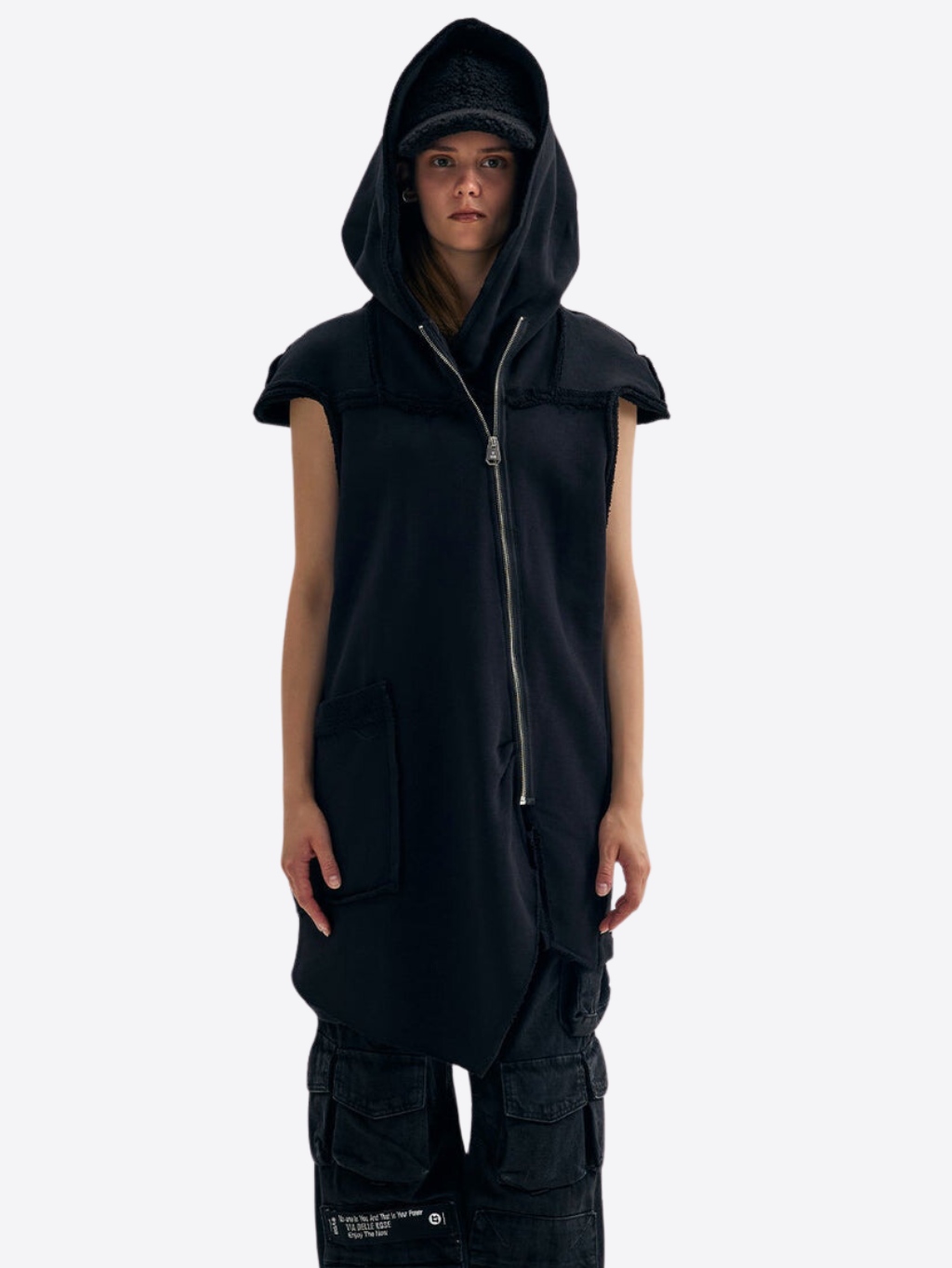 #VDR Tuft Black vesta S
