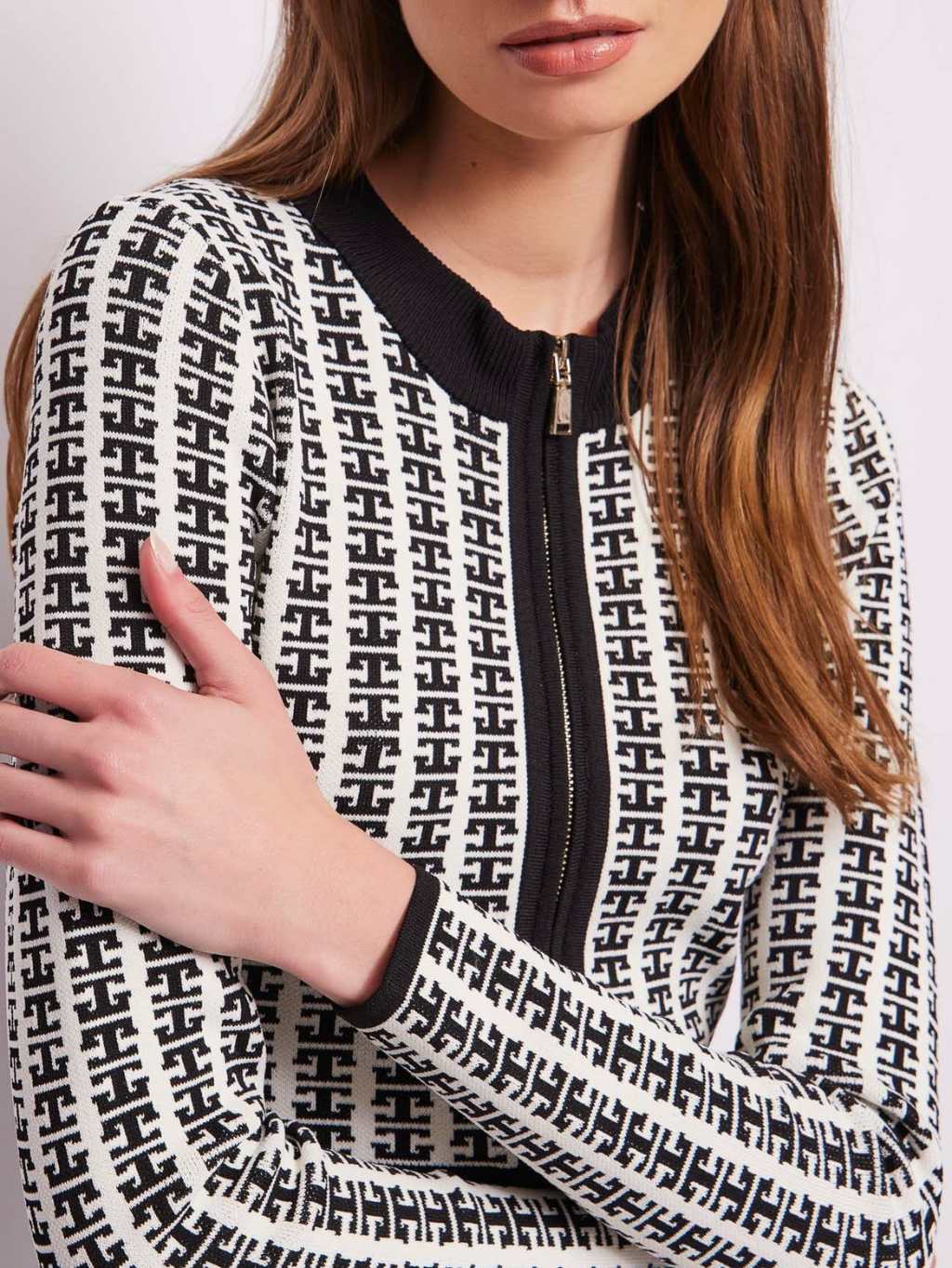 GAUDI Jacquard Black šaty Veľkosť: M – Obrázok 3