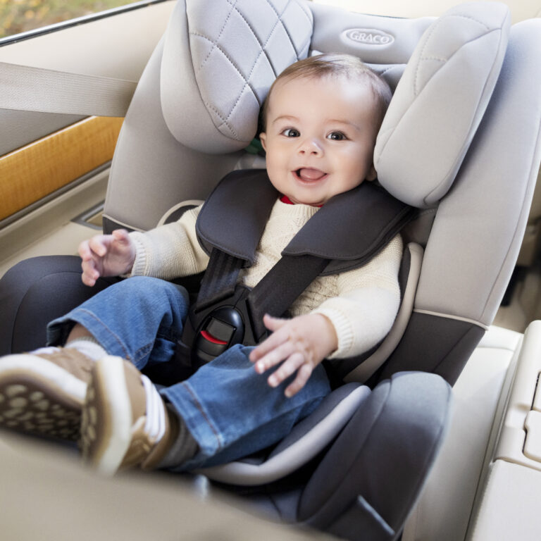 Autosedačka Graco SlimFit R129 Farba: Midnight