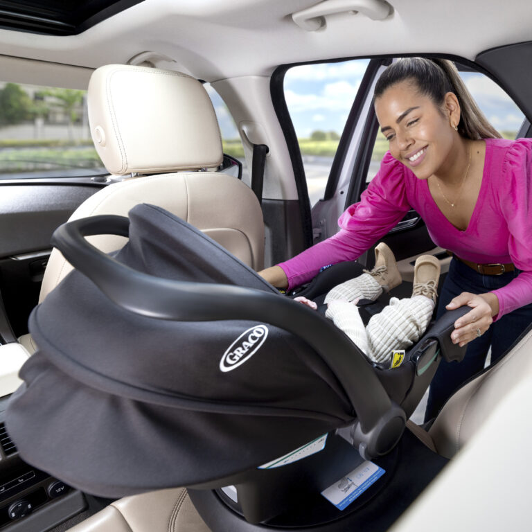 Autosedačka Graco SnugLite™ R129 Farba: Midnight