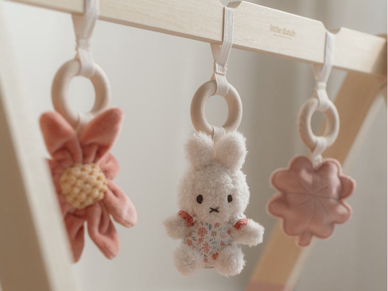Little Dutch Drevená hrazdička králiček Miffy Lucky Blossom