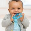 Chladiaca hryzačka Infantino modrá dieťa sa hrá