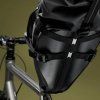 Osprey Escapist Saddle Bag Black brašna pod sedlo