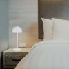 Biela LED stolná nabíjacia lampa 300mm 3W