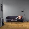 drevena podlaha parador basic 11 5 dub 1518264 v interieri s pohovkou