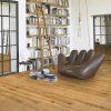 drevena podlaha parador basic 11 5 dub 1518264 v interieri s kniznicou