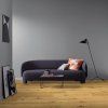drevena podlaha parador basic 11 5 dub 1518249 v interieri s pohovkou