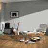 vinylova podlaha parador basic 30 dub 1730632 v interieri s gitarami