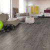 laminatova podlaha egger classic dub 403605 v obyvacke