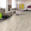 laminatova podlaha egger classic dub 403728 v obyvacke