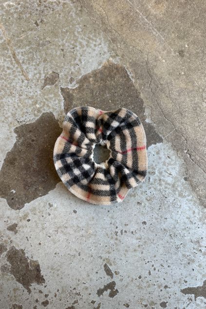 231672 vlnena scrunchie