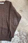 Hnědý Svetr