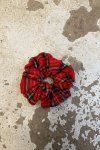 232920 karovana vlnena scrunchie