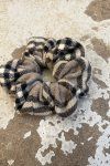 232926 1 karovana vlnena scrunchie