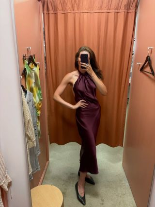 Naše fav girl na červenec? @terezapopovic 💞 Čeká na vás víc než 80 kousků ~ barevné sety jako stvořené na festivaly, šaty...