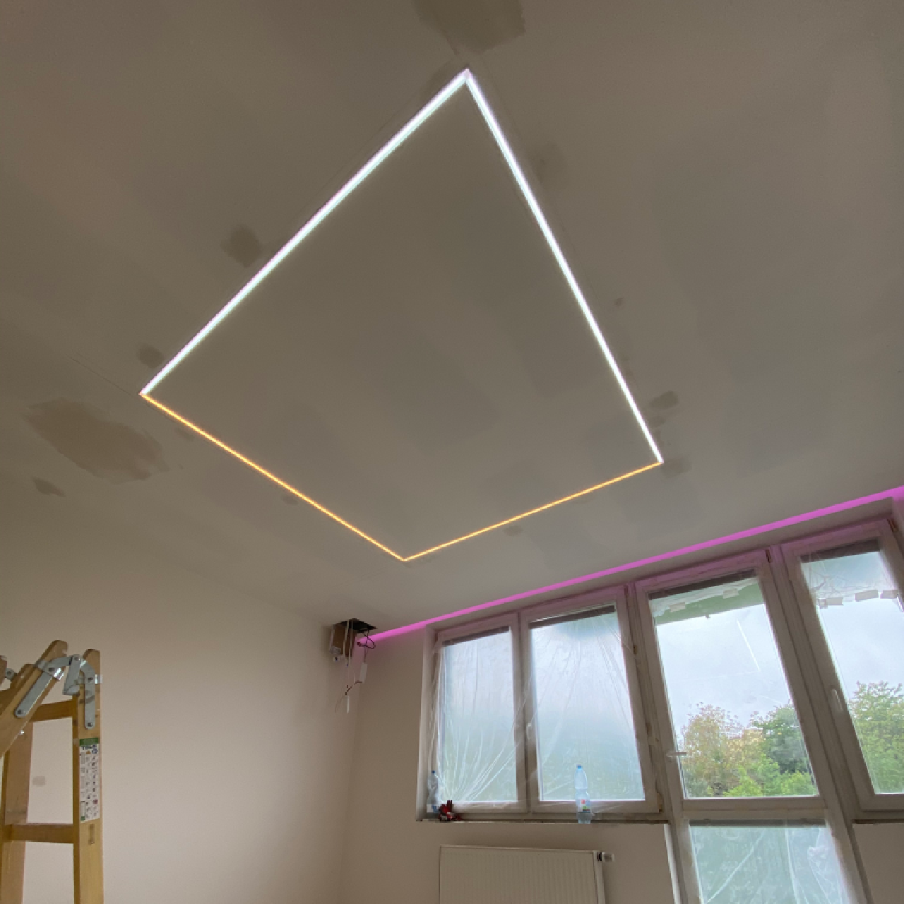 Liniové LED osvětlení bytu