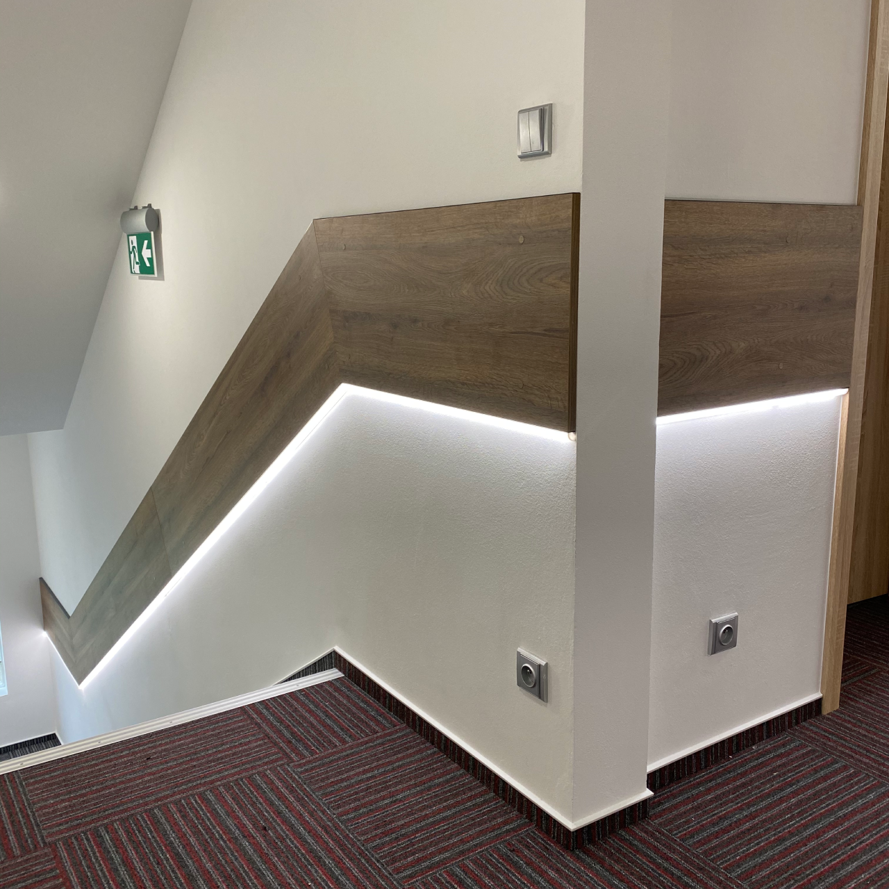 Liniové LED osvětlení hotelu