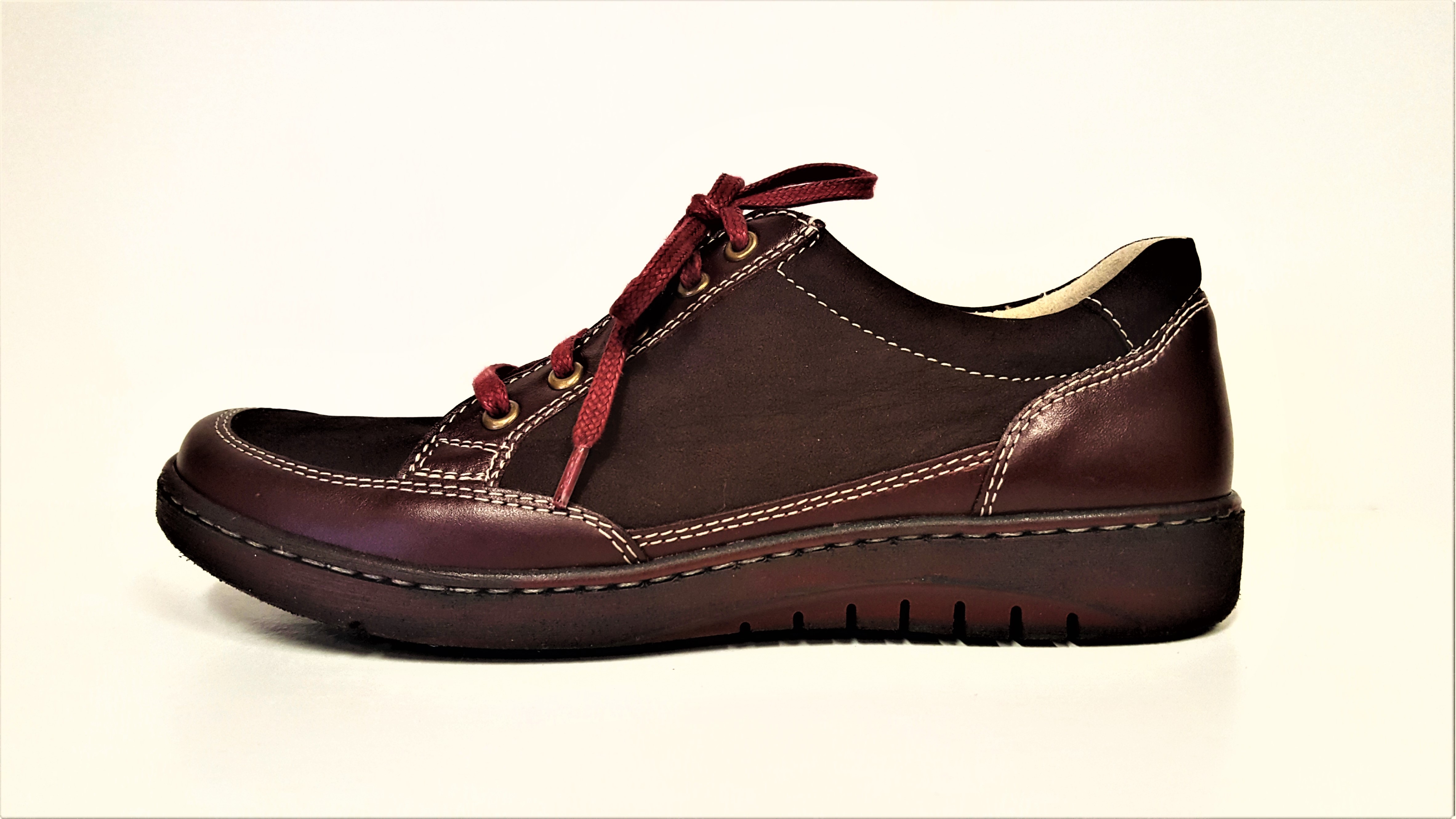 Zdravotní obuv - Celo Kožené bordo dámské vycházkové šněrovací boty polobotky na klínku BARTON 4819 Tabulka dámských velikostí: 41