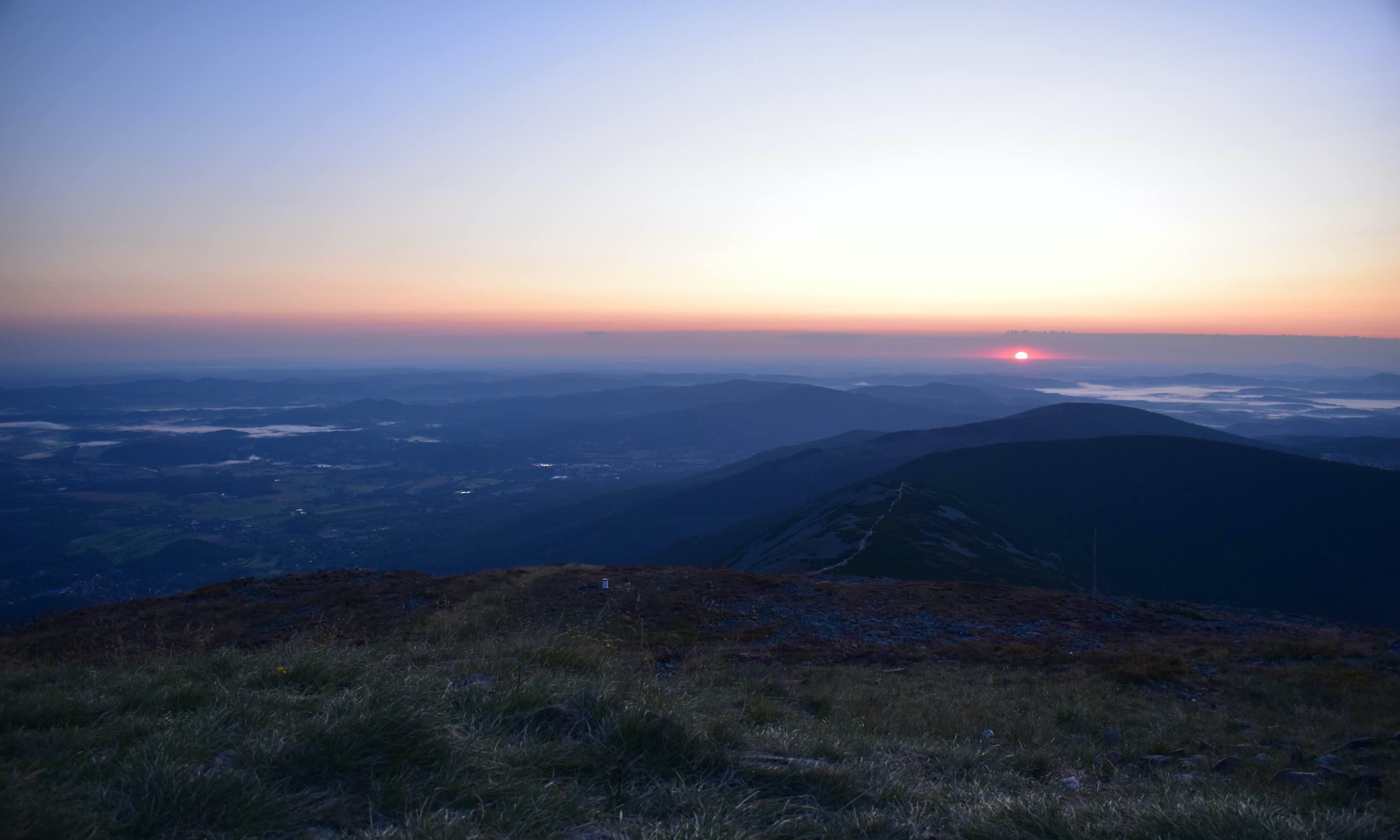 Na Sněžku za východem slunce 