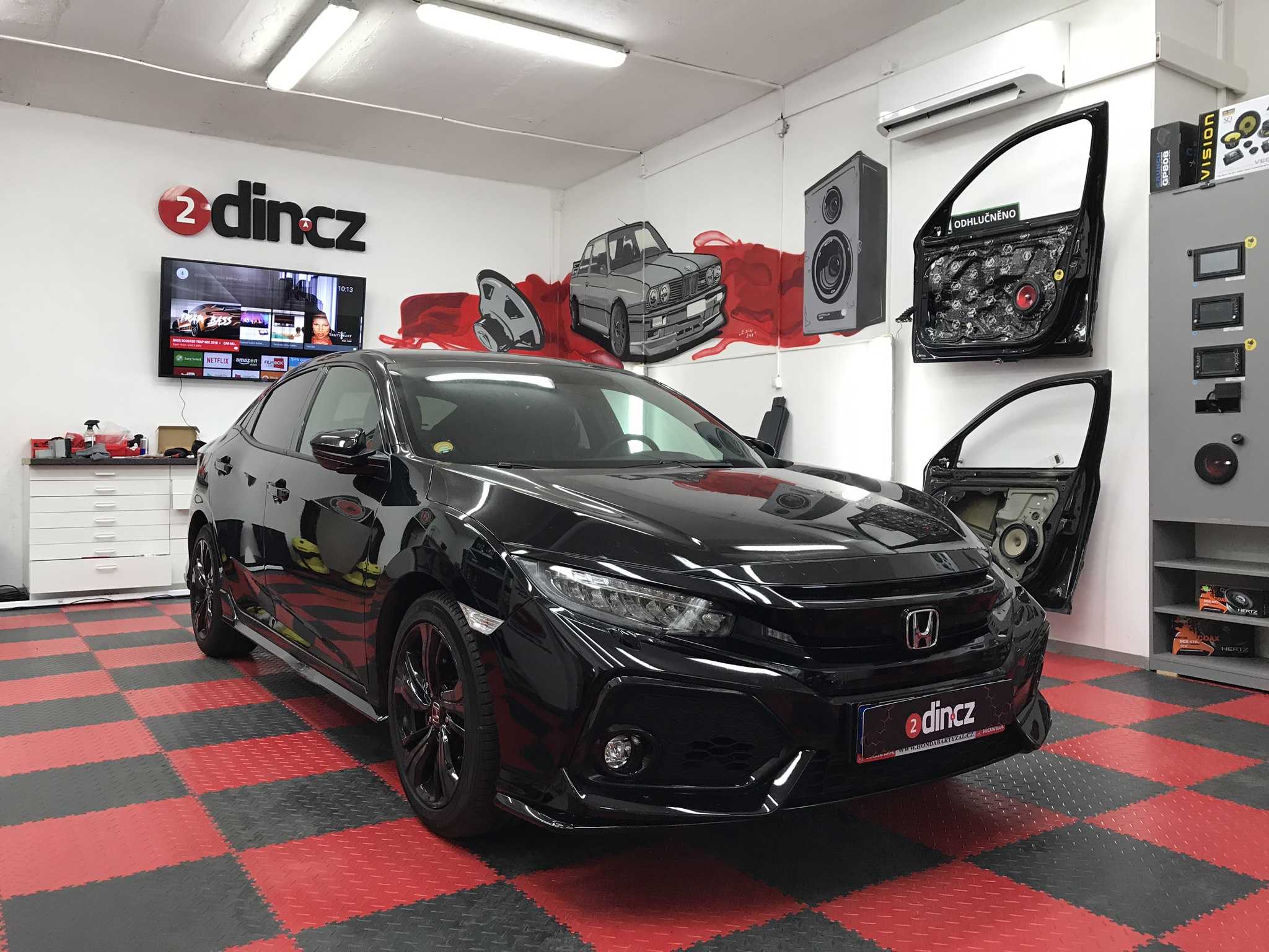 Honda Civic 10g - Odhlučnění a montáž reproduktorů