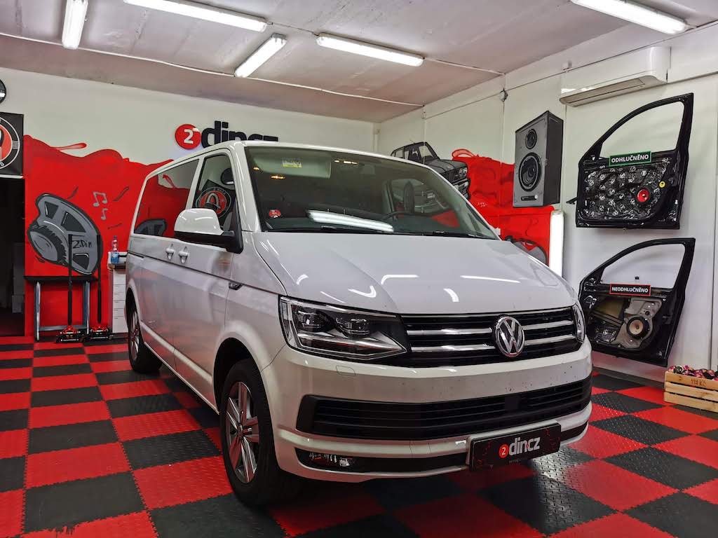 VW Multivan 6.1 - Montáž reproduktorů a odhlučnění dveří
