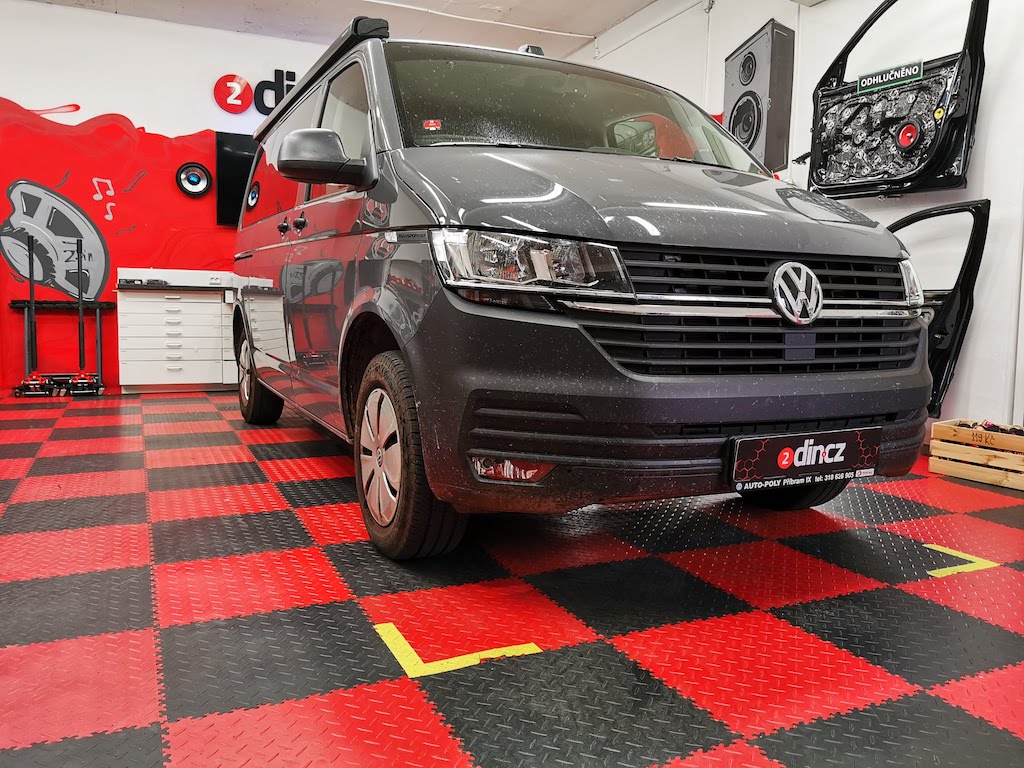 VW Transporter T6.1 - Výměna reproduktorů a odhlučnění dveří