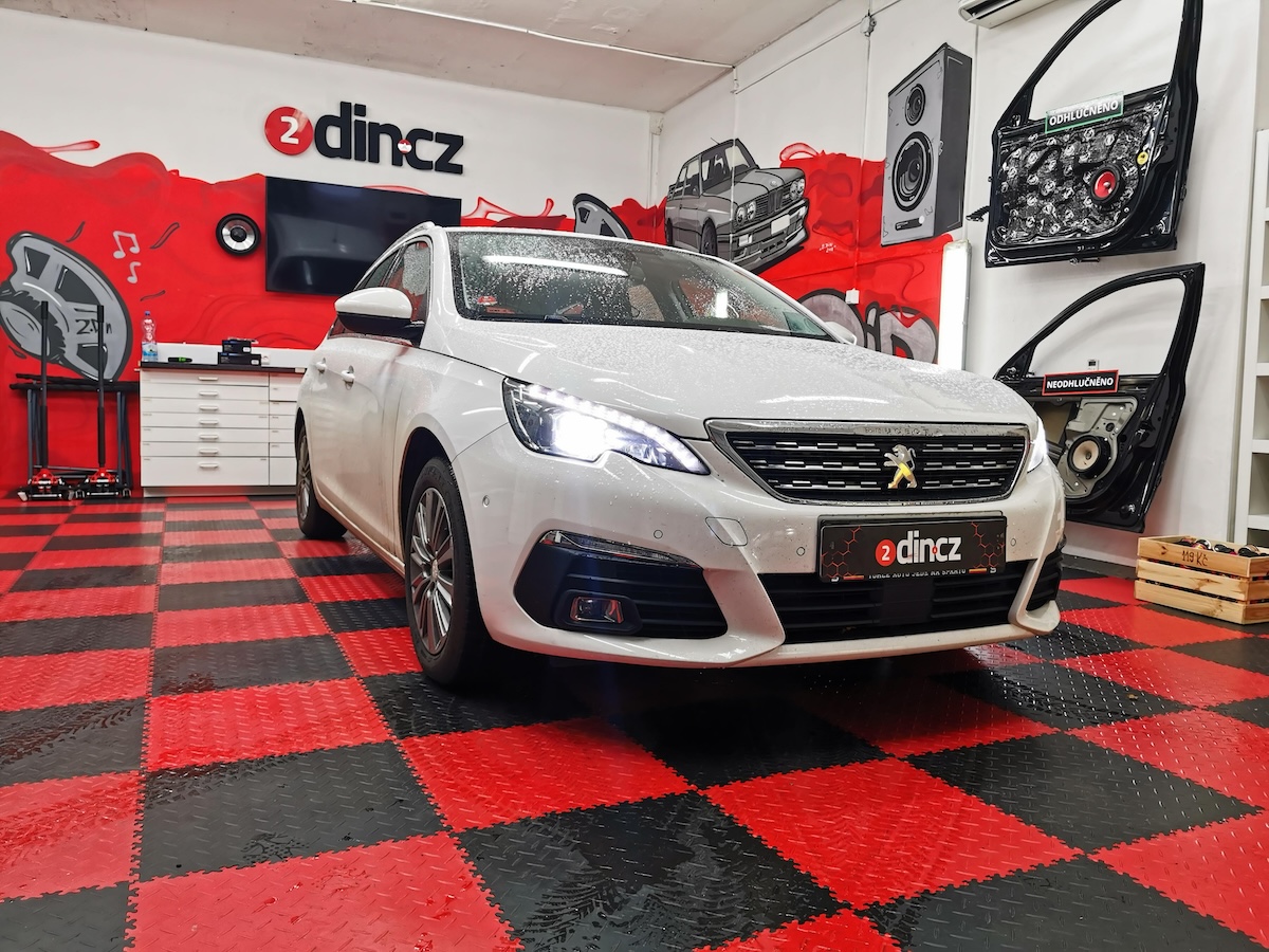 Peugeot 308 - Vylepšení audia vč. odhlučnění