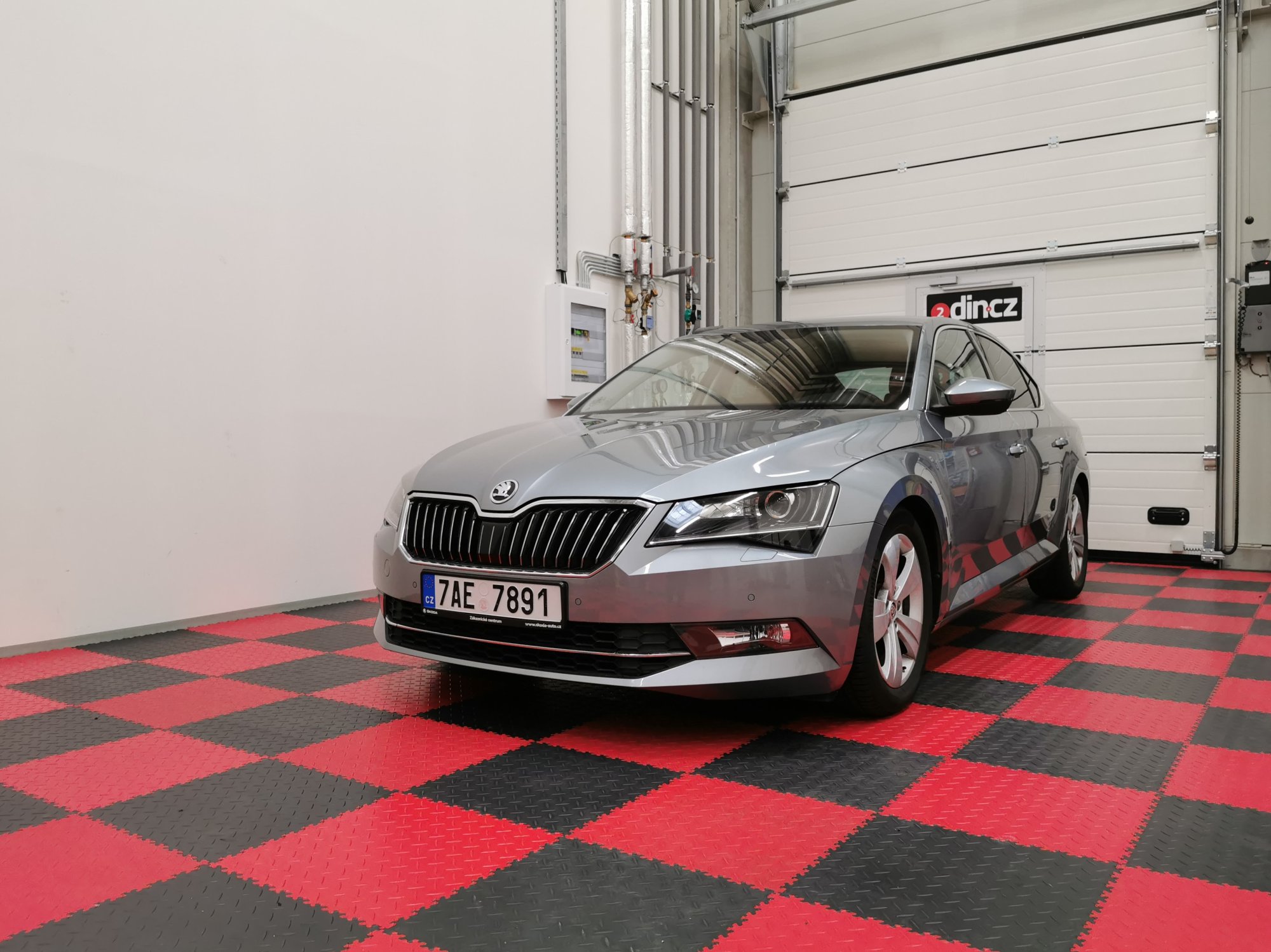 Škoda Superb III - Koncertní síň v M.Boleslavi