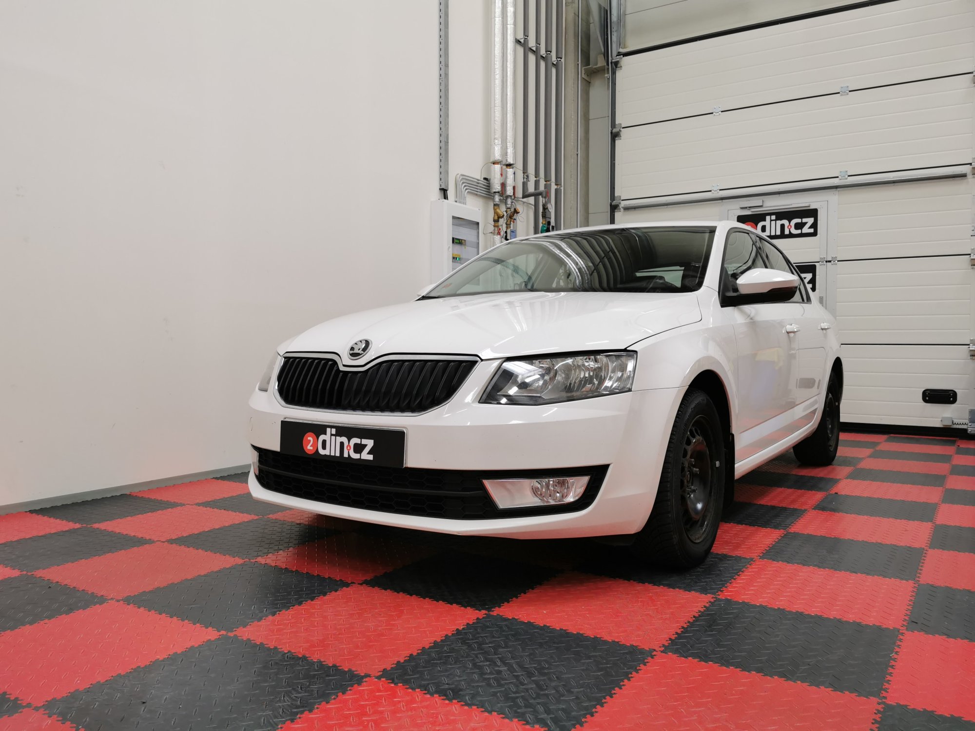 Škoda Octavia III - Vylepšujeme audio tragédii