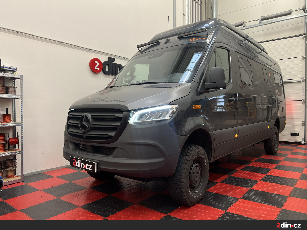 Mercedes-Benz Sprinter – Výměna audio systému za Alpine a odhlučnění kabiny