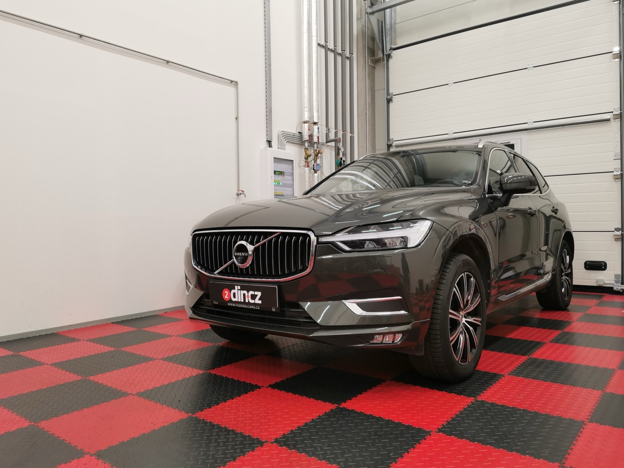 Volvo XC60 - Měníme papírové švédsko-čínské repro