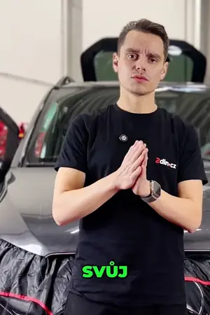 Krátké video: rezonující střecha auta