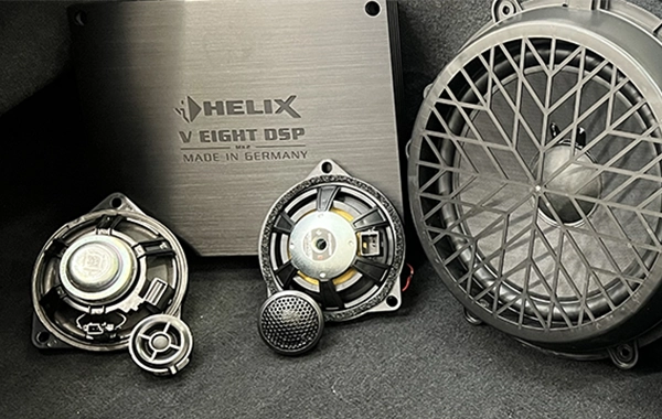 Audio upgrade – zesilovač Helix V Eight DSP a sada reproduktorů do auta
