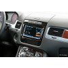 Instalacni sada 2DIN VW Touareg II v automobilu