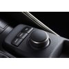 Lexus s kruhovym Joystick ovladacem se 3 tlacitky
