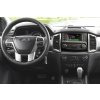 Ford Ranger 15 interier s originalnim autoradiem