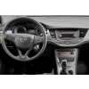 Opel Astra K 15 interier s OEM autoradiem