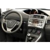Toyota Verso interier s OEM autoradiem